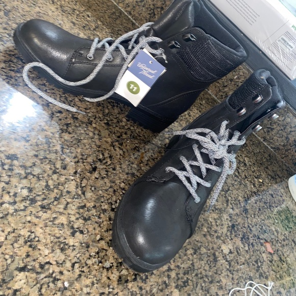 Size 11 all Black Women’s Boots - Picture 3 of 6